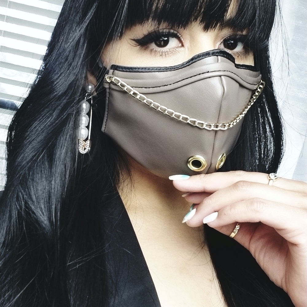 !! LUXURIOUS TAN/BLACK FACE MASK